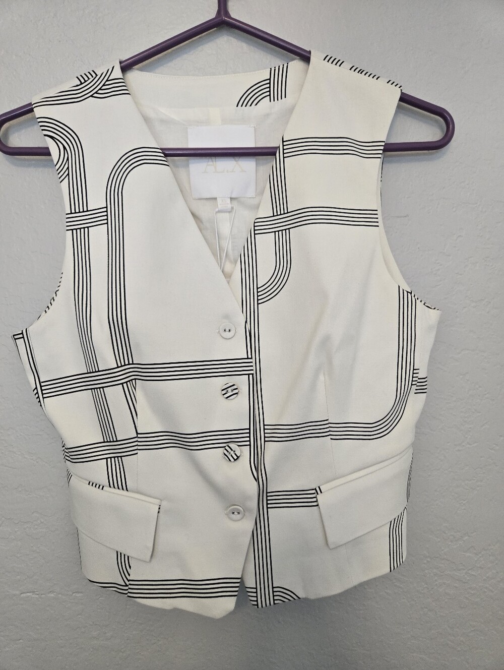 Le AL.X Ivory And Black Vest, Size XS - Picture 2 of 5